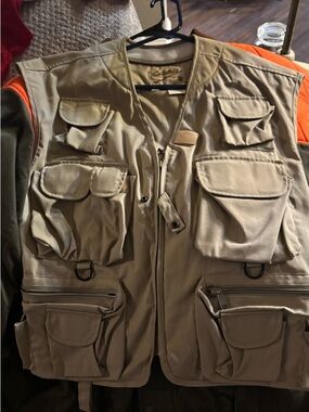 Cabela's Tan Multi-Pocket Utility Vest